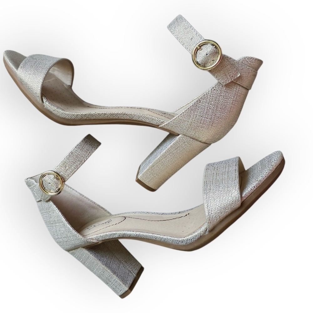 NWOT Lifestride Women's Averly Heels, Size 8.5W